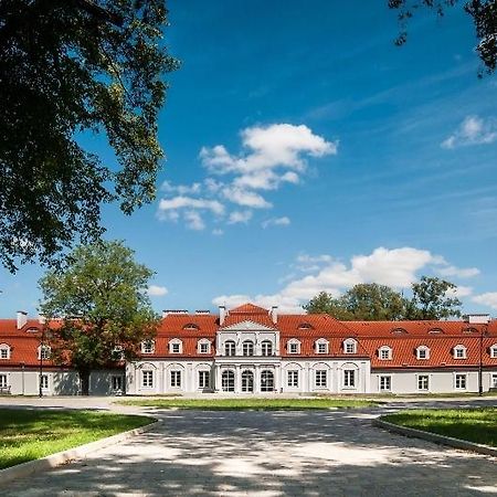 Palac Domaniowski Wieniawa エクステリア 写真